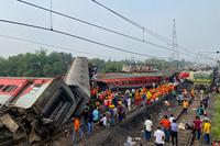 印度发生三列火车蹊跷相撞 是谁肇的祸